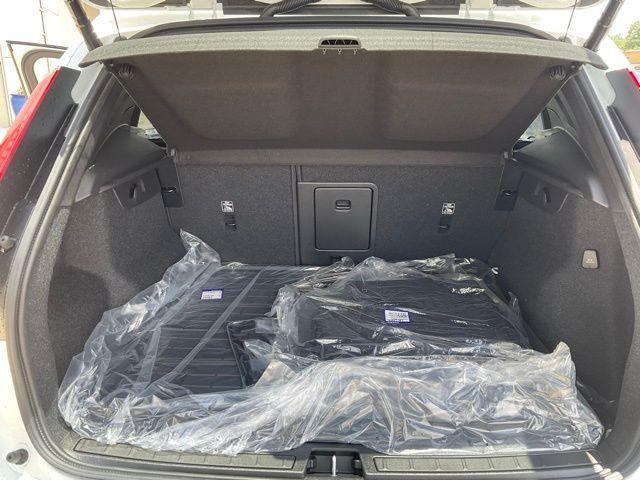 Photo of 2026 Crystal White Volvo XC40