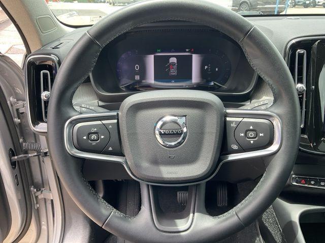 Photo of 2023 Silver Volvo XC40