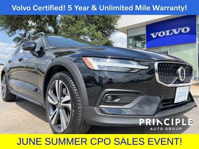 2023 Volvo V60 Cross Country