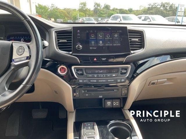 Photo of 2022 Platinum White Pearl Honda Pilot