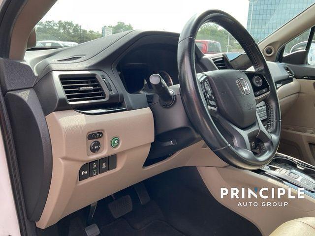 Photo of 2022 Platinum White Pearl Honda Pilot