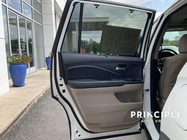 Photo of 2022 Platinum White Pearl Honda Pilot