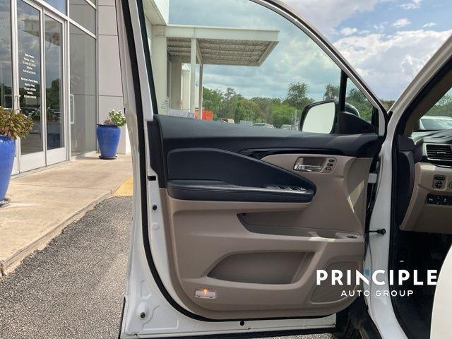 Photo of 2022 Platinum White Pearl Honda Pilot