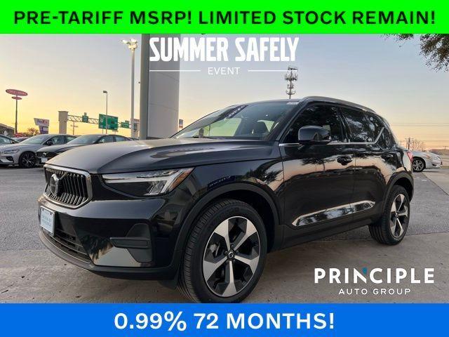 Photo of 2025 Onyx Black Metallic Volvo XC40