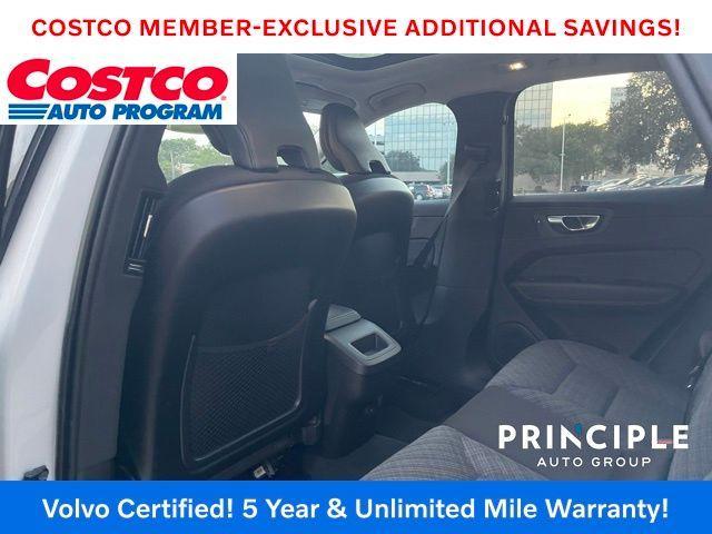 Photo of 2022 Crystal White Metallic Volvo XC60