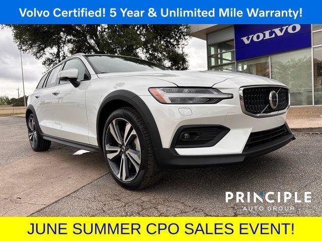 2023 Volvo V60 Cross Country