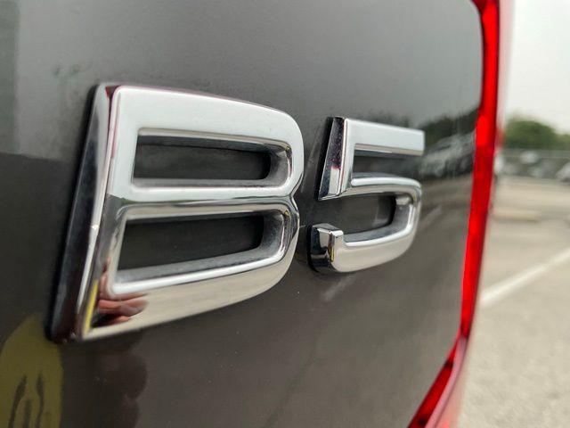 Photo of 2024 Platinum Gray Metallic Volvo S60