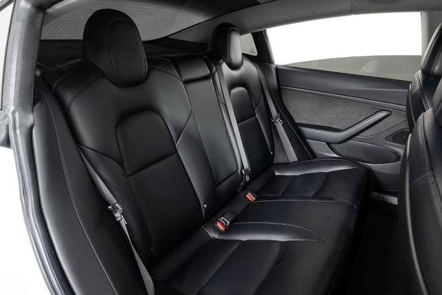 Photo of 2018 Pearl White Multi Tesla Model 3