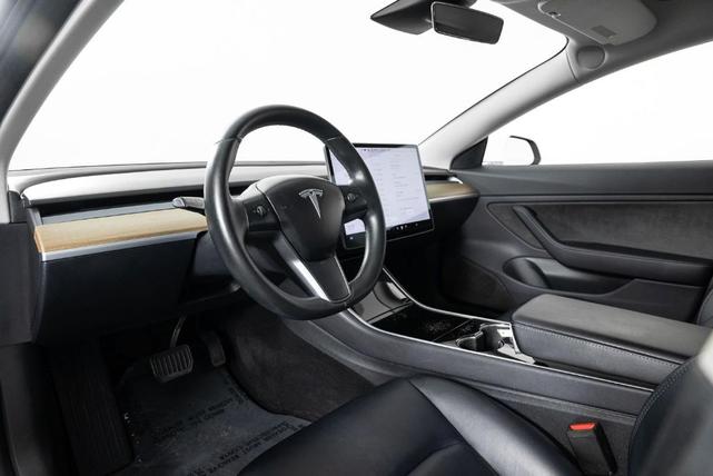 Photo of 2018 Pearl White Multi Tesla Model 3