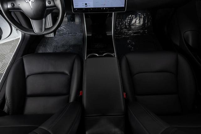 Photo of 2018 Pearl White Multi Tesla Model 3