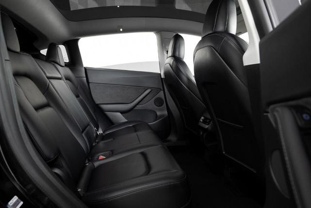 Photo of 2021 Black Tesla Model Y