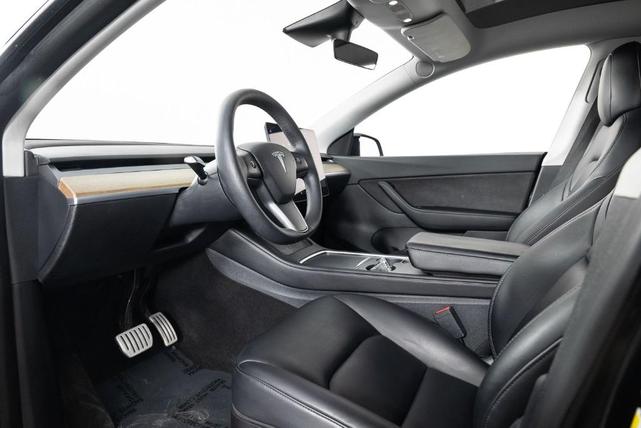 Photo of 2021 Black Tesla Model Y