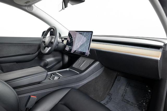 Photo of 2021 Black Tesla Model Y