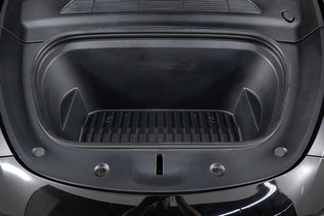 Photo of 2021 Black Tesla Model Y