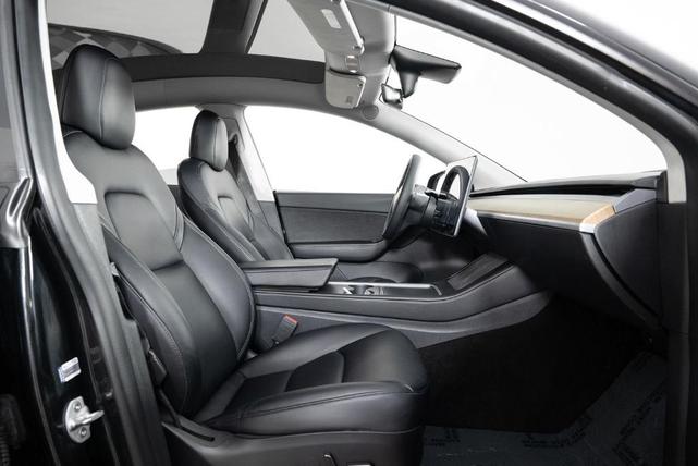 Photo of 2021 Black Tesla Model Y
