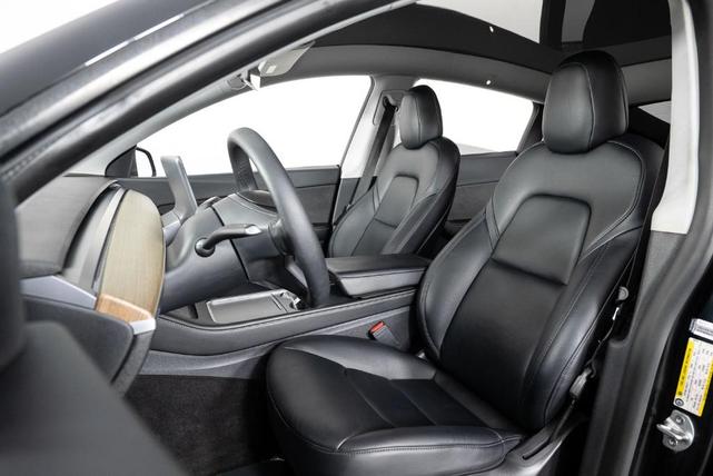 Photo of 2021 Black Tesla Model Y