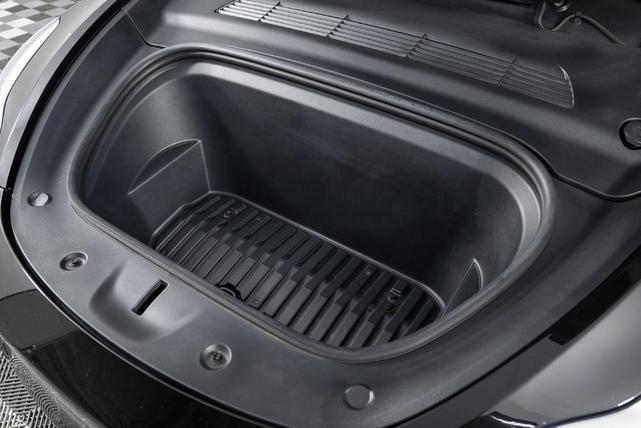 Photo of 2021 Black Tesla Model Y