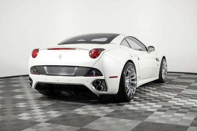 Photo of 2012 White Ferrari California