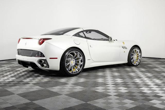 Photo of 2012 White Ferrari California