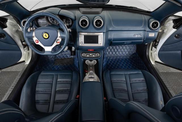 Photo of 2012 White Ferrari California