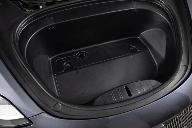 Photo of 2019 Midnight Silver Metallic Tesla Model 3