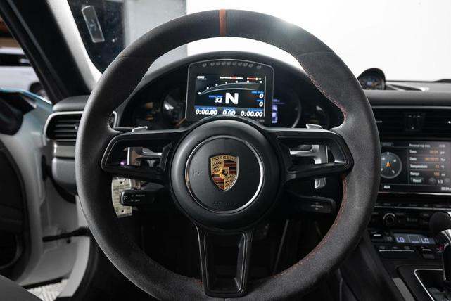 Photo of 2016 White Porsche 911