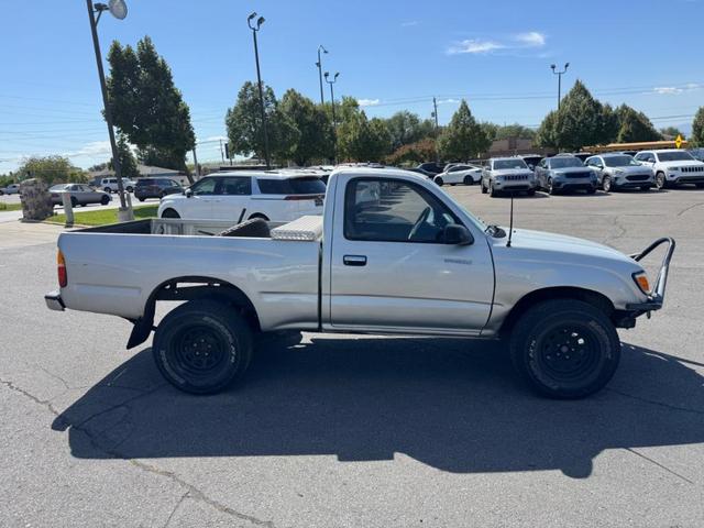 Photo of 2000 Silver Toyota Tacoma