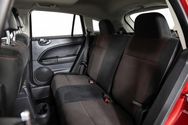 Photo of 2010 Inferno Red Crystal Pearlcoat Dodge Caliber