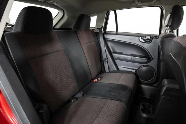Photo of 2010 Inferno Red Crystal Pearlcoat Dodge Caliber