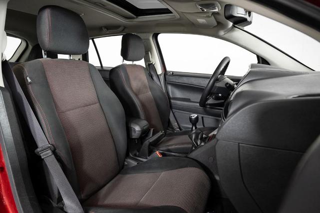 Photo of 2010 Inferno Red Crystal Pearlcoat Dodge Caliber