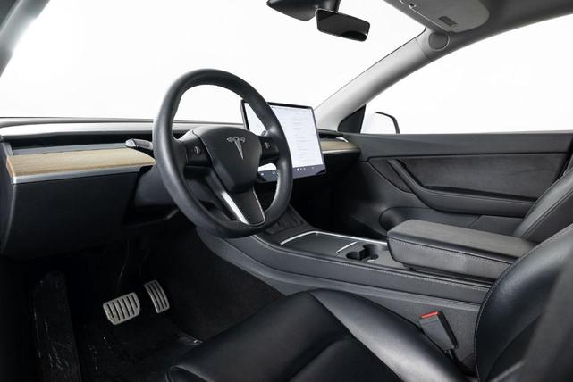 Photo of 2021 Pearl White Multi Tesla Model Y