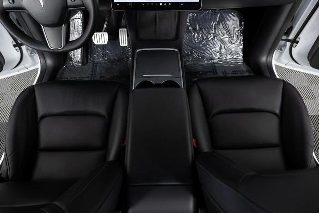 Photo of 2021 Pearl White Multi Tesla Model Y