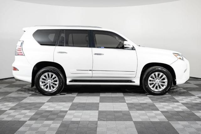 Photo of 2015 White Lexus GX 460