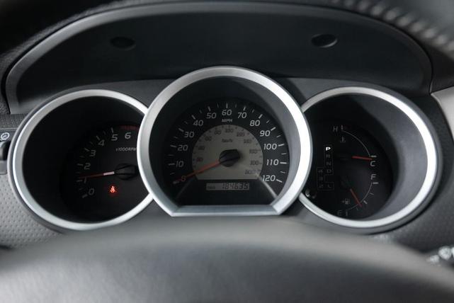 Photo of 2006 Silver Toyota Tacoma