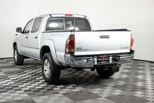Photo of 2006 Silver Toyota Tacoma