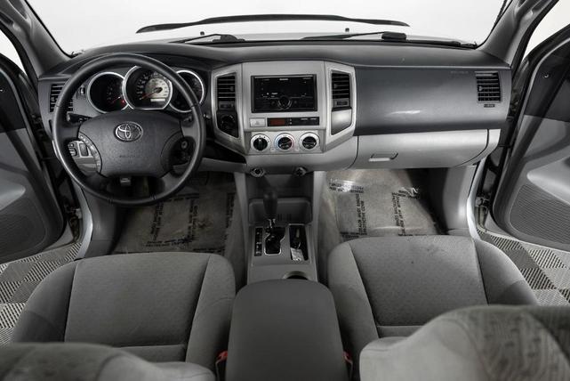 Photo of 2006 Silver Toyota Tacoma