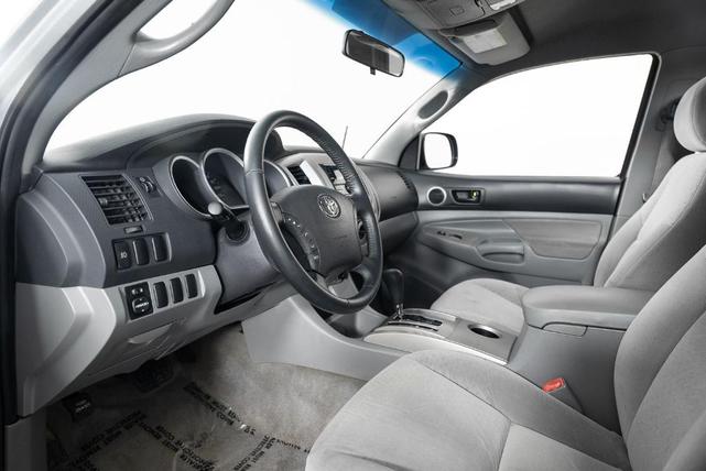 Photo of 2006 Silver Toyota Tacoma