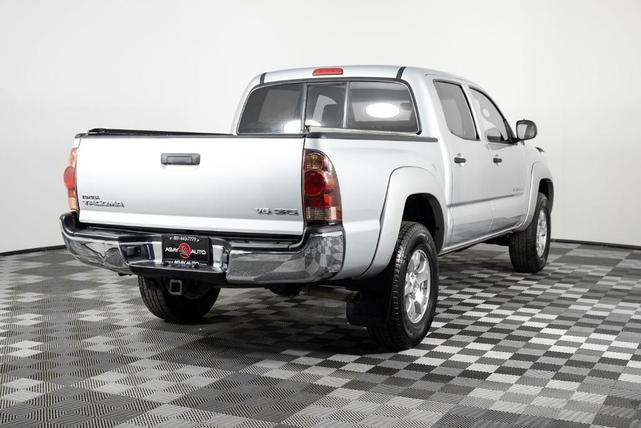 Photo of 2006 Silver Toyota Tacoma
