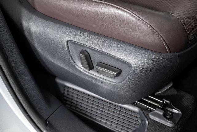 Photo of 2021 Celestial Silver Metallic Toyota Sienna