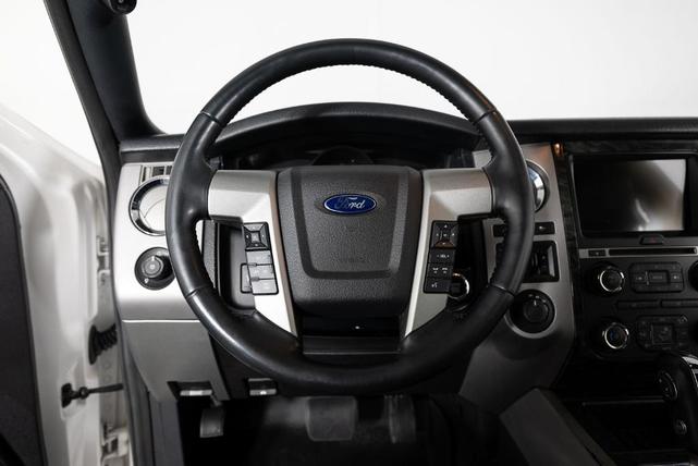 Photo of 2017 White Ford Expedition