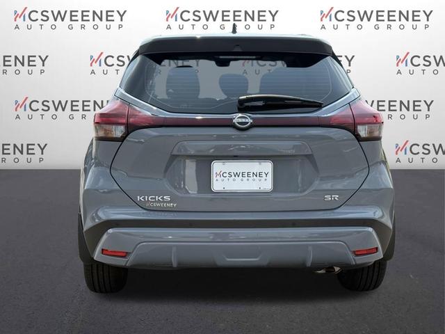 Photo of 2022 Boulder Gray Pearl Nissan Kicks