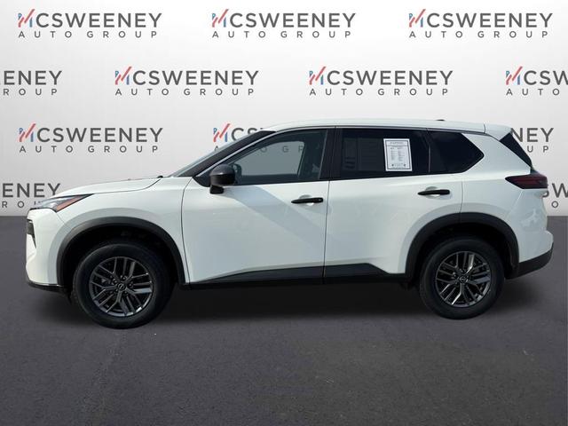 Photo of 2024 Glacier White Nissan Rogue
