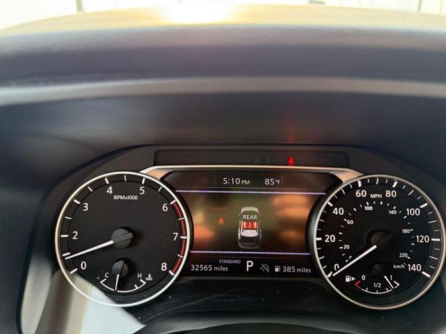 Photo of 2024 Glacier White Nissan Rogue