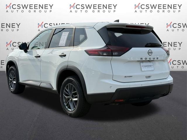 Photo of 2024 Glacier White Nissan Rogue