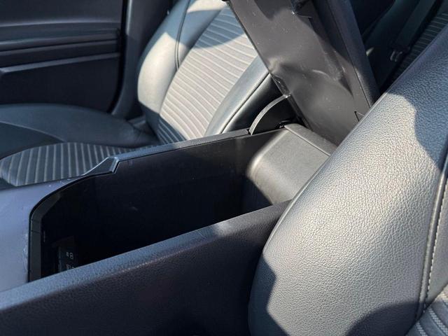 Photo of 2021 White Toyota Camry