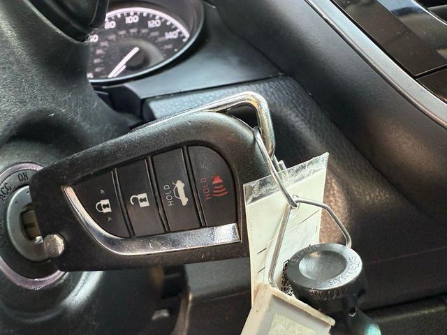 Photo of 2021 White Toyota Camry