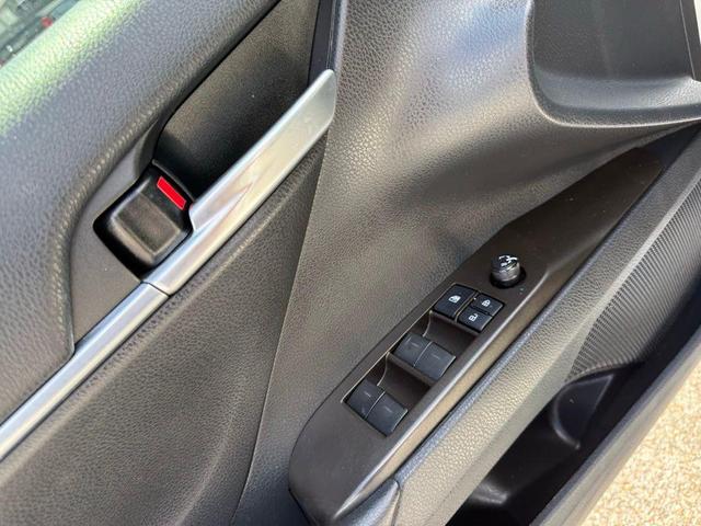 Photo of 2021 White Toyota Camry