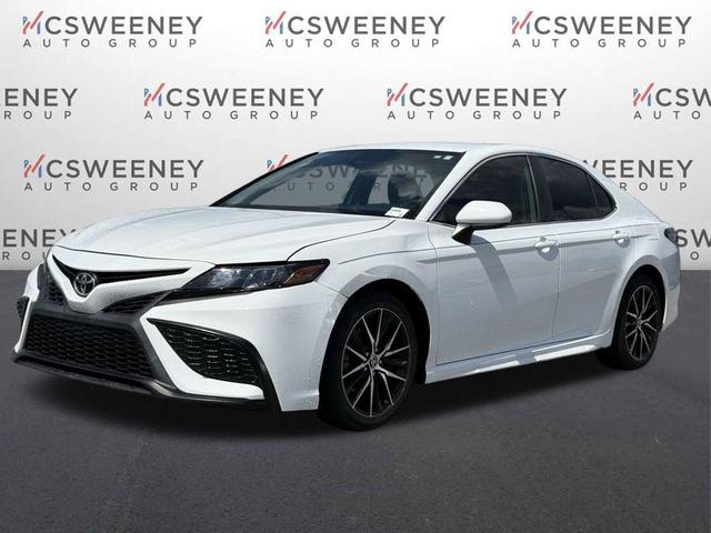 Photo of 2021 White Toyota Camry