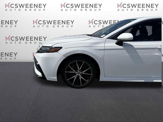 Photo of 2021 White Toyota Camry