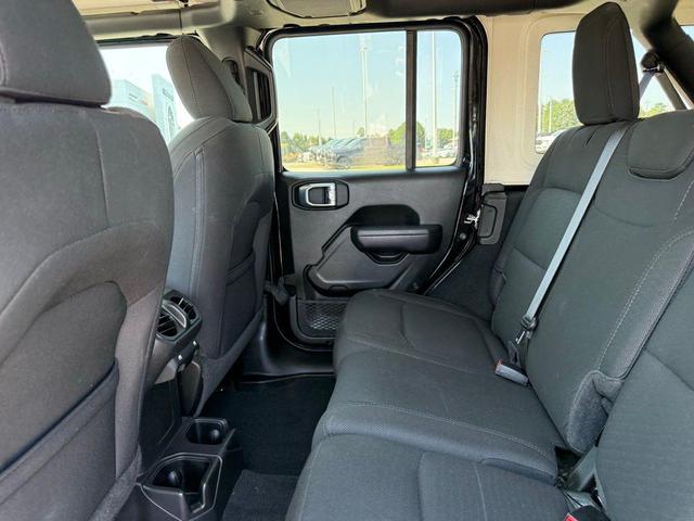 Photo of 2022 Black Clearcoat Jeep Wrangler Unlimited